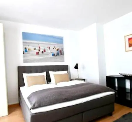 Modernly Refurbished Flat Near Friesenplatz Köln
